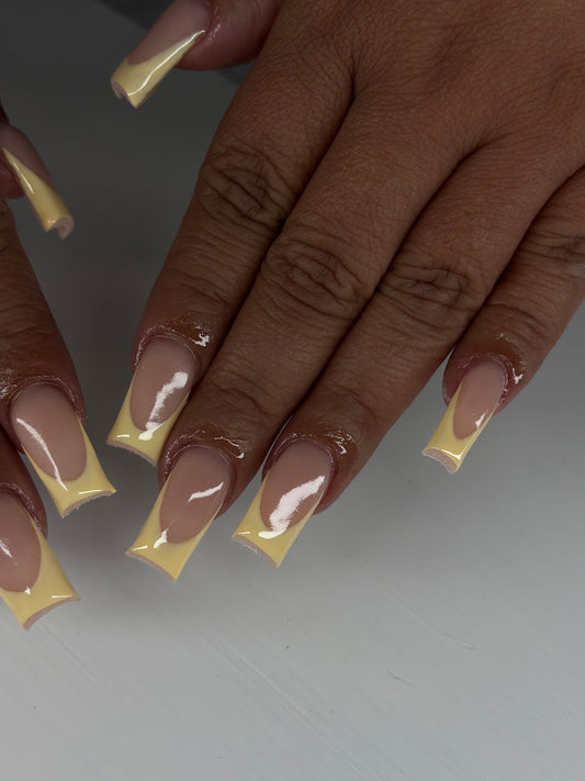 Pastel yellow French Tip